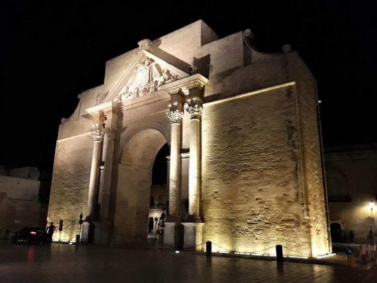 Elegante Appartamento Nel Cuore Del Barocco Lecce Ngoại thất bức ảnh